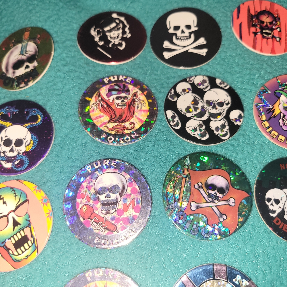 Red Skull Design Container - Picture 3 of 7